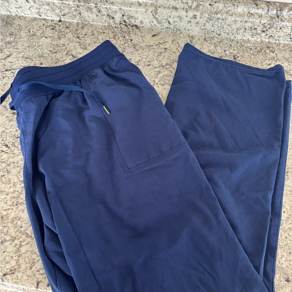 Woman’s Scrub Pants